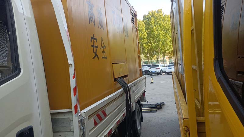 白茅湖农场如何判断柴油发电机组和UPS电源的切换时间是否符合要求？